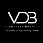 logo vdb entertainment witte letters